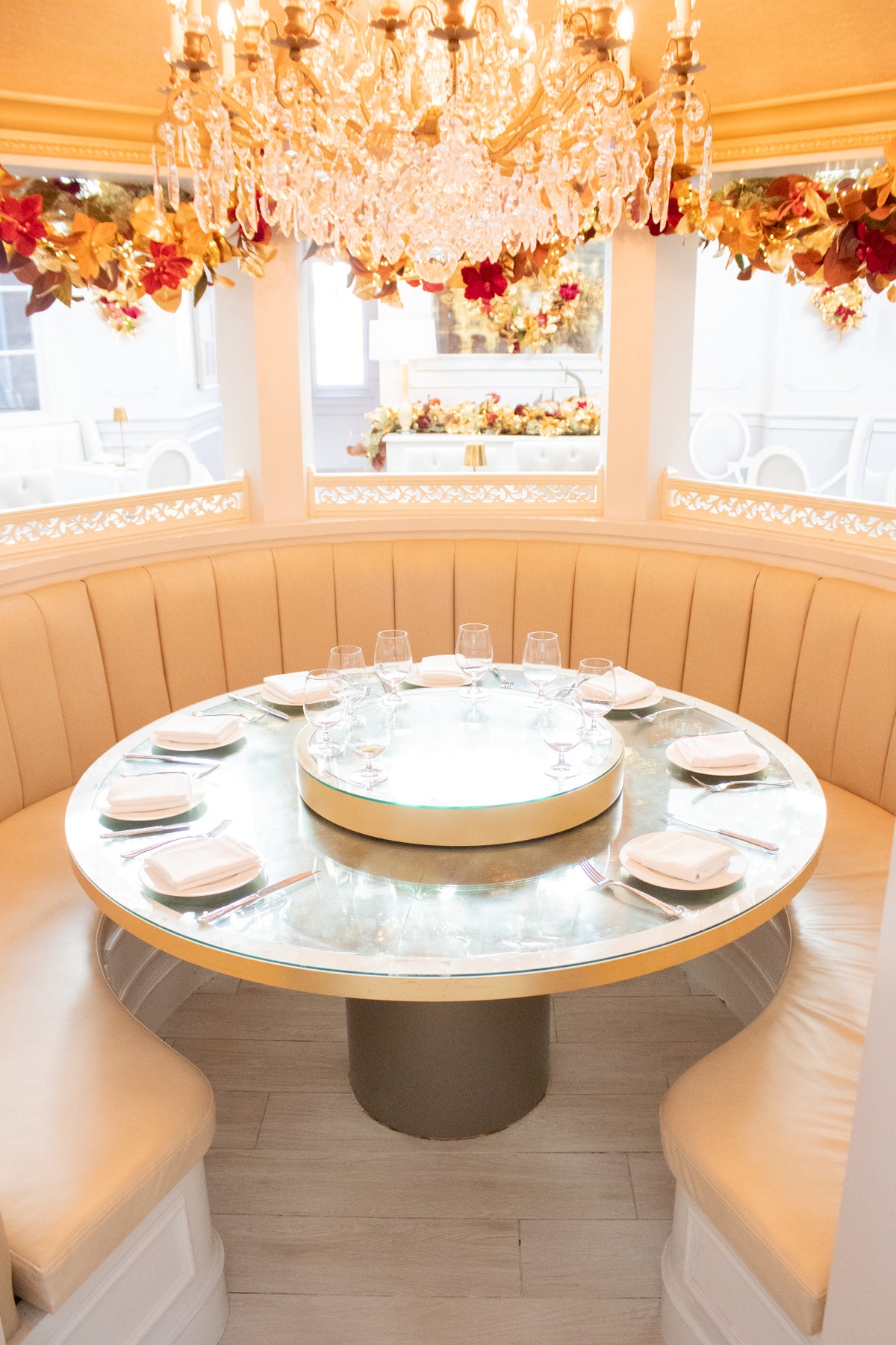 Crown Table additional photo 2