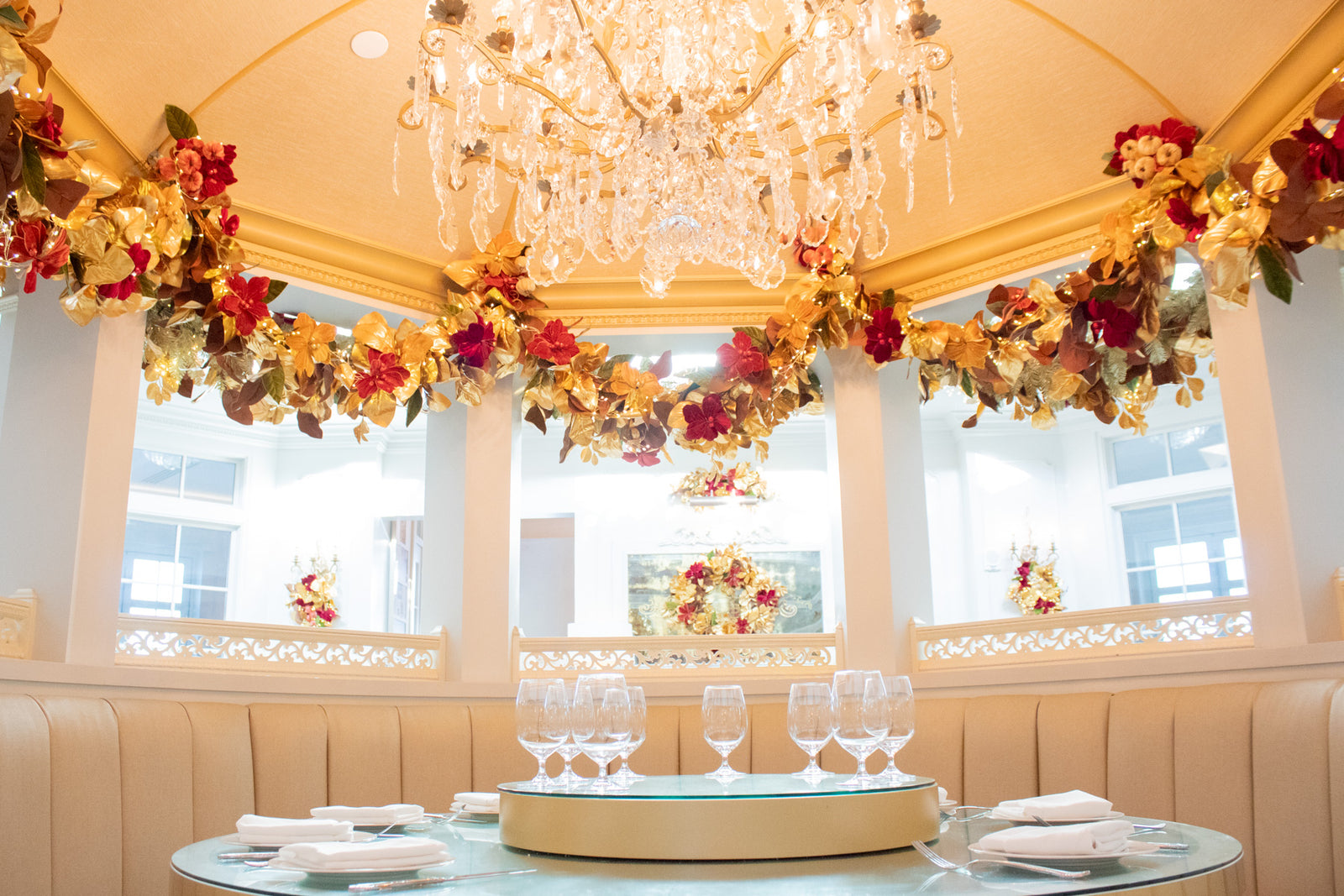 Crown Table additional photo 3