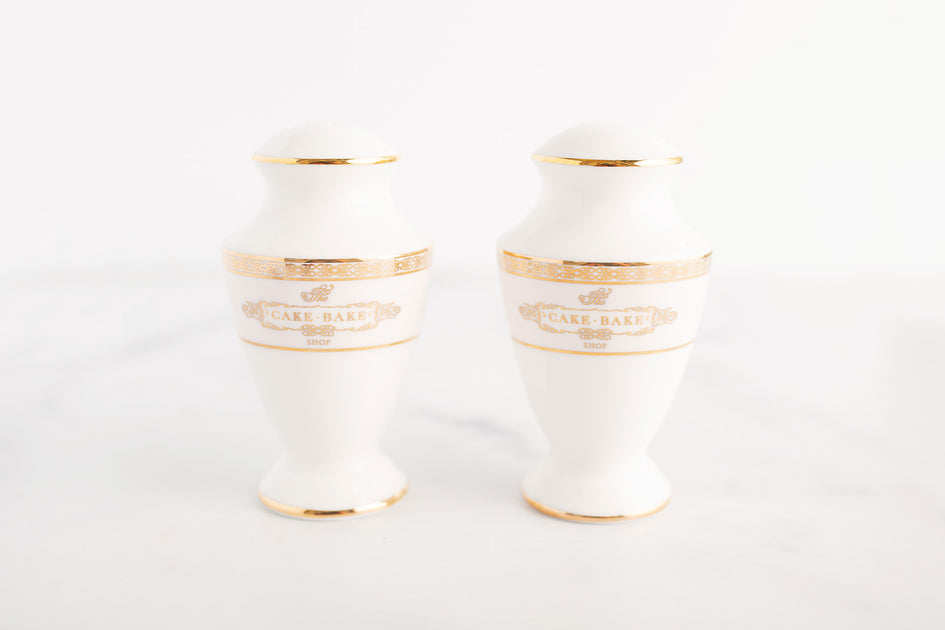Salt & Pepper Shaker Set